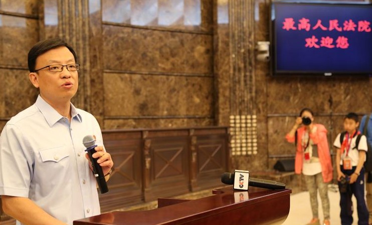 中国小记者前往最高人民法院采访